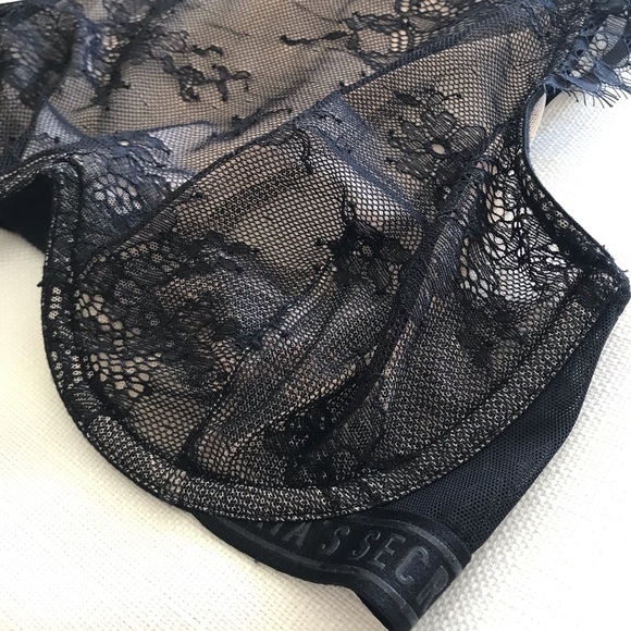 Victorian’s Secret Lace Underwire High Neck Bra NWT - Picture 3 of 14